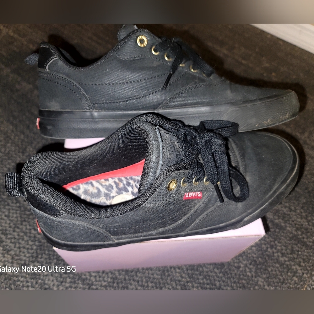 Levi's Womens SIZE 9 Black Sneakers with Gold Accents & Cheetah Print